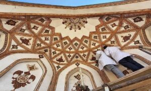 ۱۹۰۸۷۱۵۰_۹۸۵